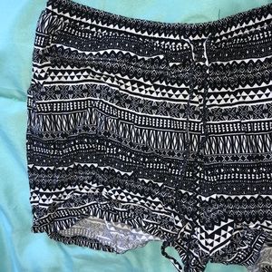 Rue 21 shorts with pockets